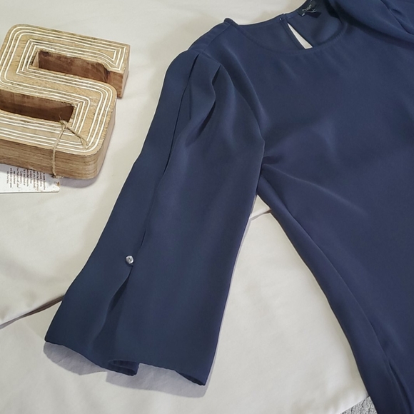 🏷Item: Navy blue Ann Taylor blouse - Picture 6 of 10